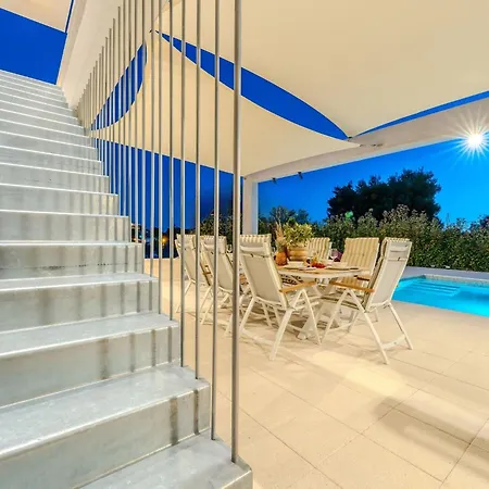 Axia With Pool Šibenik