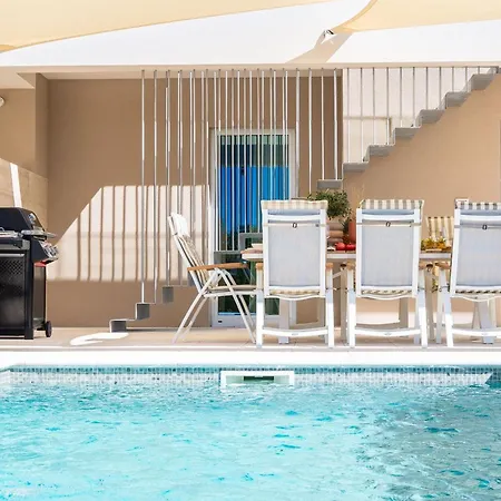 Axia With Pool *