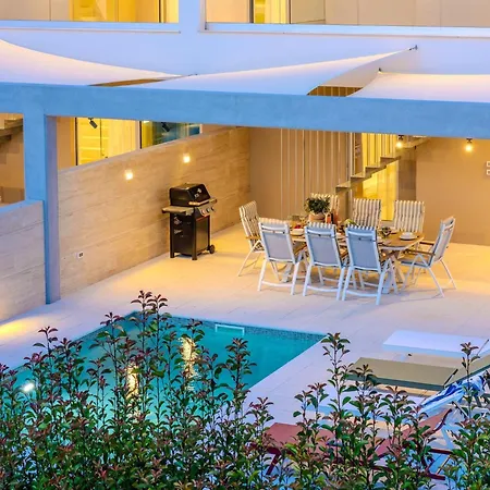 Axia With Pool *