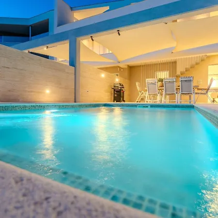 Nyaraló Axia With Pool Šibenik